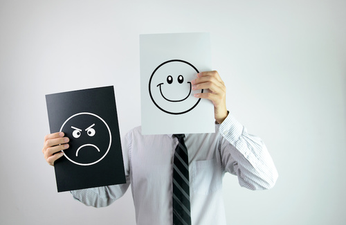 Il fenomeno delle testimonianze sul web: una prospettiva critica